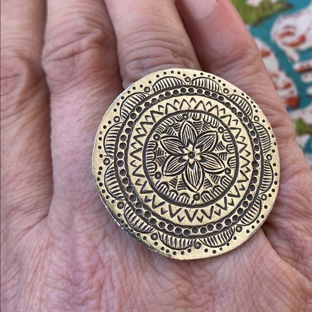 Beautiful vintage silver huge disc ring